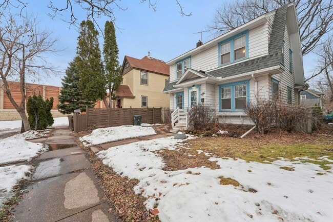 661 Surrey Ave E in St. Paul, MN - Foto de edificio - Building Photo