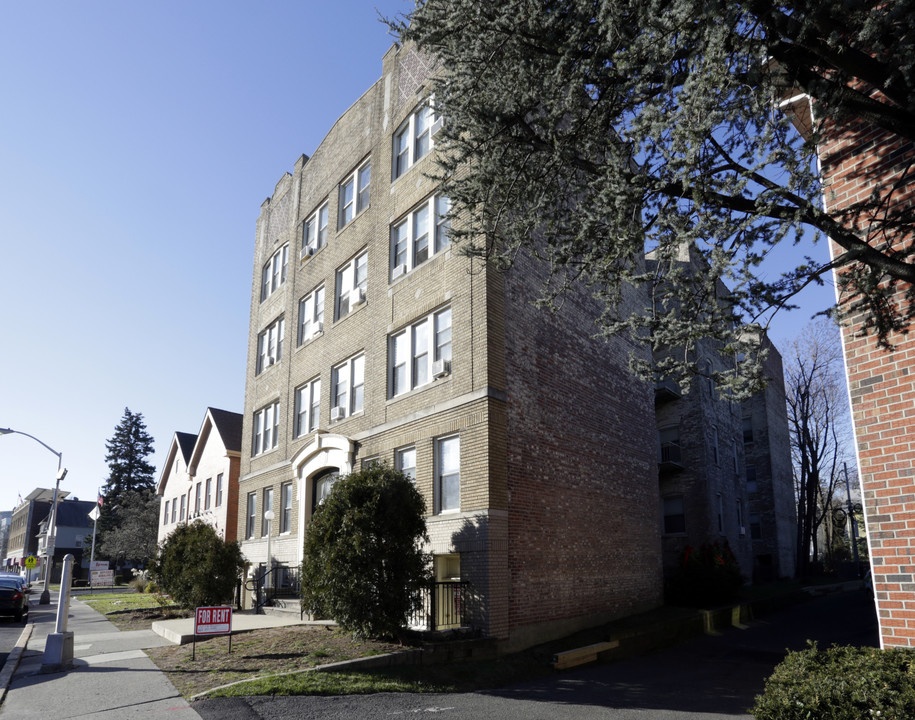 202 Broad St in Bloomfield, NJ - Building Photo