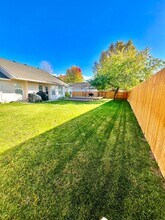 2289 N Montgomery Ave in Meridian, ID - Building Photo - Building Photo