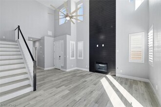 972 Prestwick St in Las Vegas, NV - Foto de edificio - Building Photo