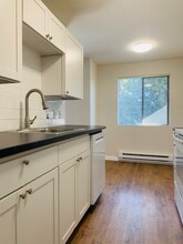 8714 35th Ave NE in Seattle, WA - Building Photo - Building Photo
