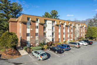 Kingswood Park Condominiums in South Portland, ME - Building Photo - Building Photo