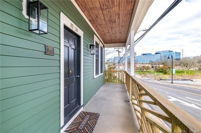 32 Pulaski St-Unit -3 in Stamford, CT - Building Photo - Building Photo