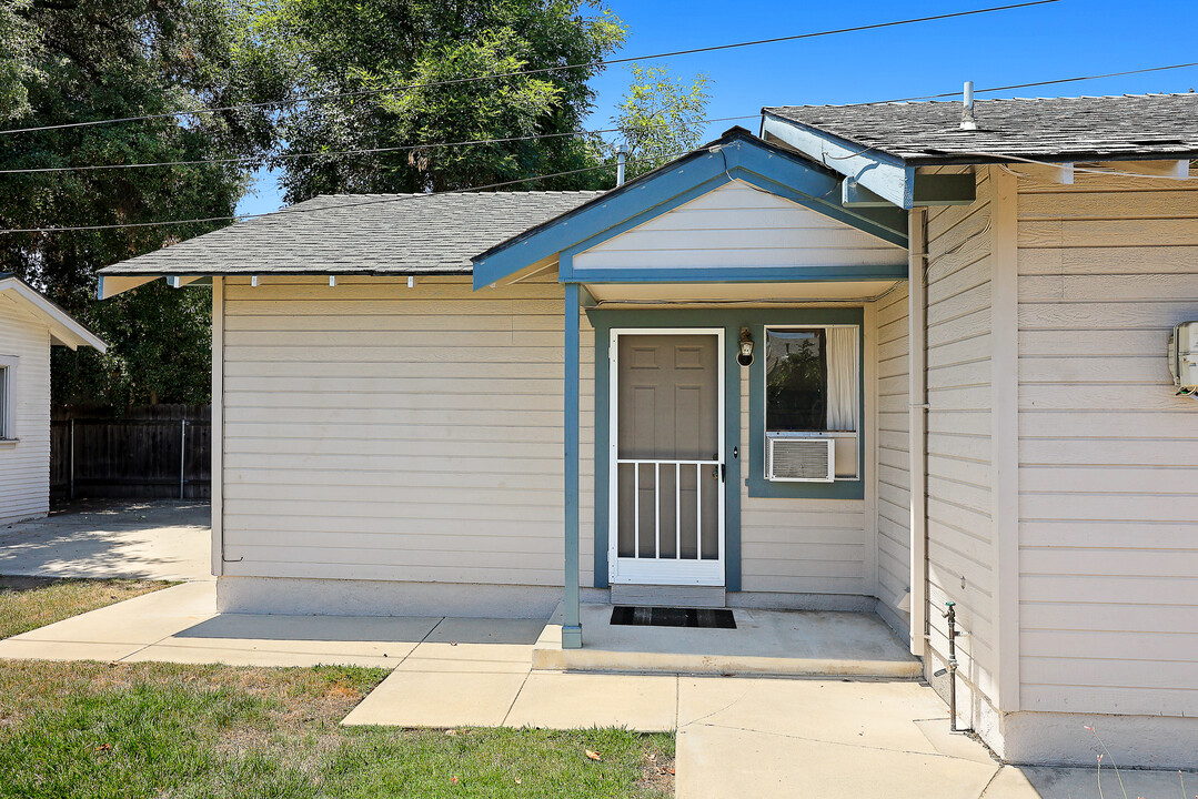 2361 5th St in La Verne, CA - Foto de edificio