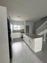 381 E 50th St in Hialeah, FL - Building Photo - Building Photo