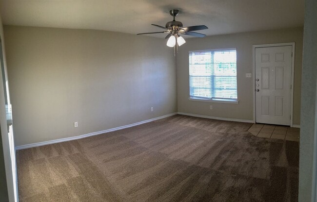 310 N 10th St in Nolanville, TX - Building Photo - Building Photo