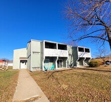 3100 SW 29th Ter in Topeka, KS - Building Photo