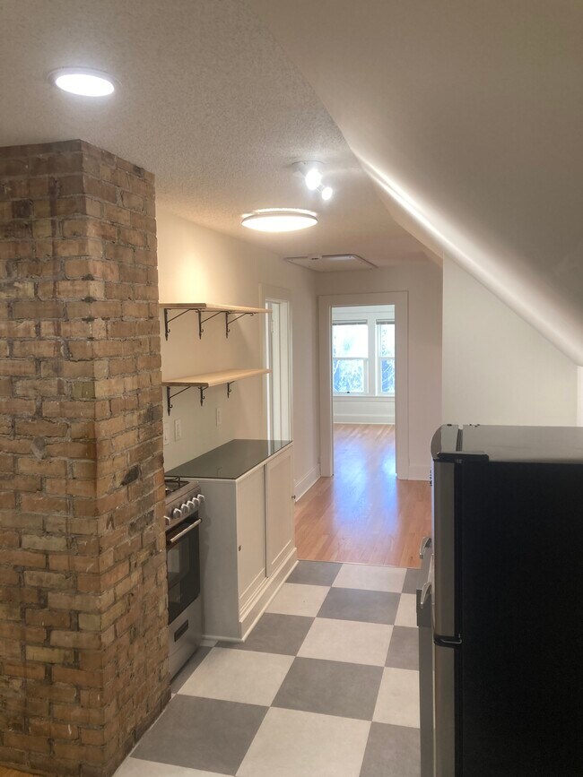 3150 Harriet Ave, Unit Apt C in Minneapolis, MN - Building Photo - Building Photo