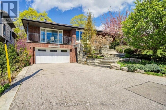property at 102 Stratford Crescent
