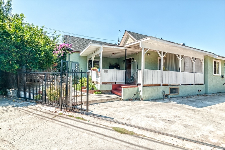 2623 Barranca St in Los Angeles, CA - Building Photo