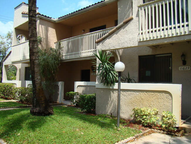 Country Club in Coral Springs, FL - Foto de edificio - Building Photo
