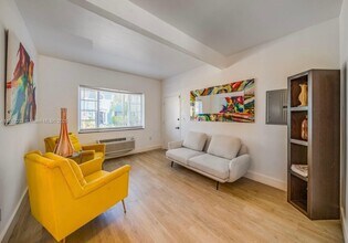 345 NE 53rd St in Miami, FL - Building Photo - Building Photo