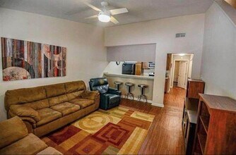 2525 Hartsfield Rd in Tallahassee, FL - Building Photo - Building Photo