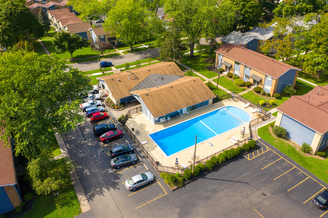 Crescent Gardens in Rochester, NY - Building Photo