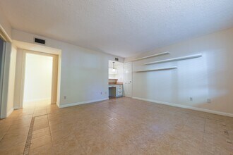 1324 Cortlandt St in Houston, TX - Building Photo - Building Photo