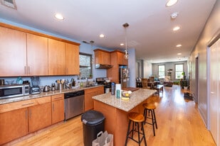 2627 W Hirsch St, Unit 2 in Chicago, IL - Building Photo