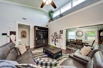 8933 Bayaud Dr in Tampa, FL - Building Photo - Building Photo