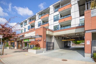 Oakterra in Burnaby, BC - Building Photo - Building Photo