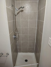 7509 Touchstone St, Unit B in Houston, TX - Foto de edificio - Building Photo