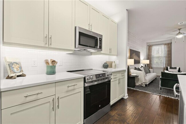 2420 Peachtree Rd in Atlanta, GA - Building Photo - Building Photo