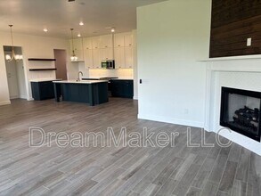 3026 Hollow Crest Ln in Norman, OK - Building Photo - Building Photo