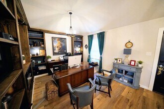 7056 Rimwood St in Live Oak, TX - Building Photo - Building Photo