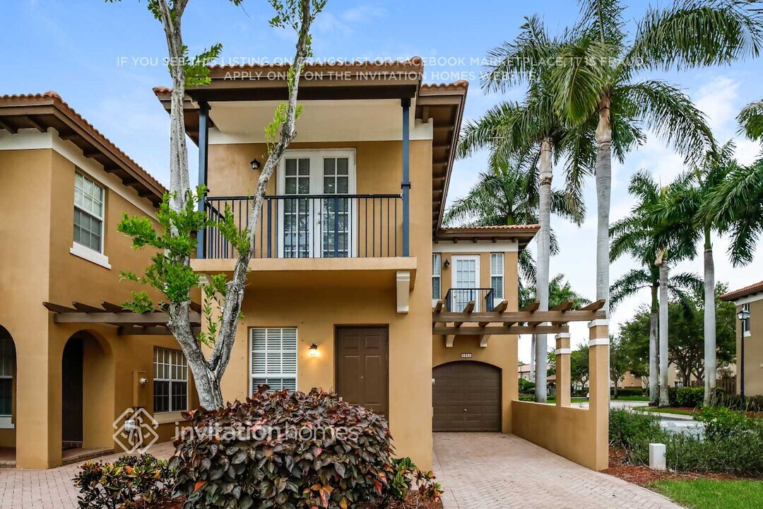 6990 Julia Gardens Dr in Coconut Creek, FL - Building Photo
