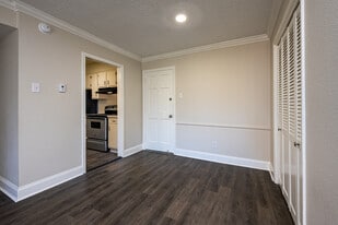 Magnolia Ridge Apartments in Metairie, LA - Building Photo