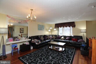 9 Halstead Pl in Princeton, NJ - Building Photo - Building Photo