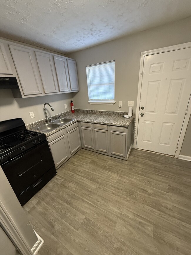 1425 Joseph E. Boone Blvd NW in Atlanta, GA - Building Photo - Building Photo