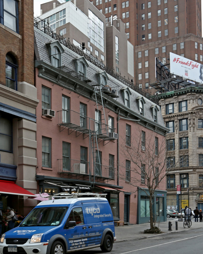 375 Canal St in New York, NY - Building Photo - Building Photo