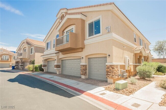 4847 Double Down Dr in Las Vegas, NV - Building Photo - Building Photo