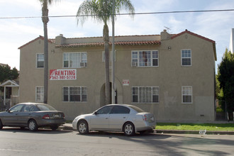 1527 Junipero Ave in Long Beach, CA - Building Photo - Building Photo