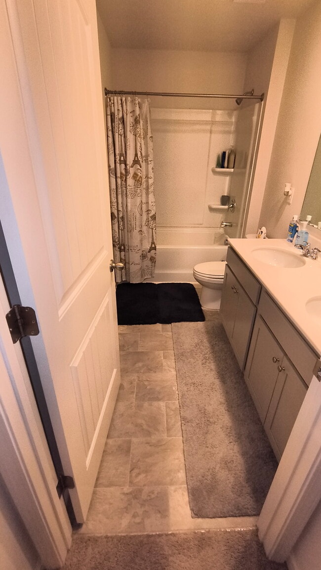 147 Highgrove Way, Unit Bedroom 4 in Dallas, GA - Foto de edificio - Building Photo