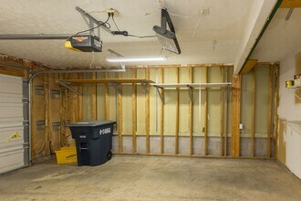 213 Emerson Ln in Harrisonburg, VA - Foto de edificio - Building Photo