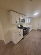1650 N Tripp Ave in Chicago, IL - Building Photo - Building Photo