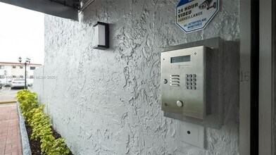 750 NW 43rd Ave in Miami, FL - Building Photo - Building Photo