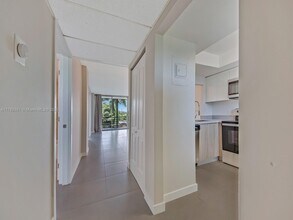 108 Royal Pk Dr in Oakland Park, FL - Building Photo - Building Photo