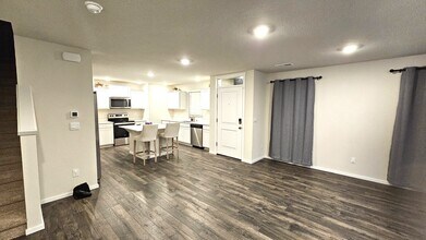 17504 NW 10th Pl in Ridgefield, WA - Foto de edificio - Building Photo