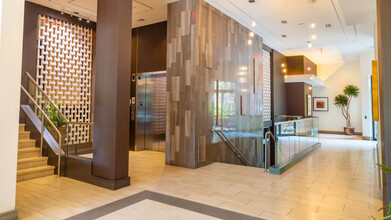 Axis at Shady Grove in Rockville, MD - Foto de edificio - Building Photo