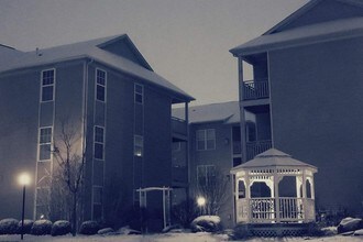 Whittier Woods in Fairborn, OH - Foto de edificio - Building Photo