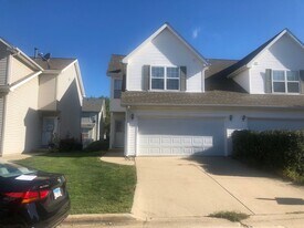 1218 Colonial Ave in Bloomington, IL - Building Photo