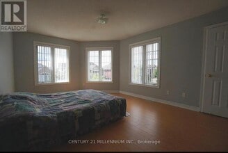 23 Pefferlaw Cir in Brampton, ON - Building Photo - Building Photo
