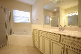417 SW 129th Terrace in Newberry, FL - Building Photo - Building Photo