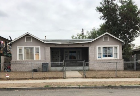 Tower Area Triplex in Fresno, CA - Building Photo