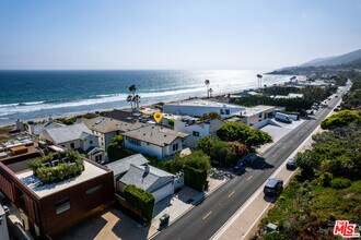 30962 Broad Beach Rd in Malibu, CA - Building Photo - Building Photo