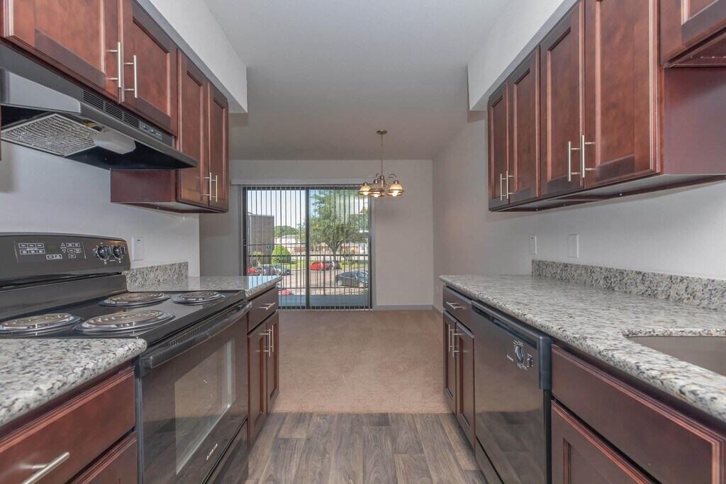 Glen Oaks Apartments in Beaumont, TX