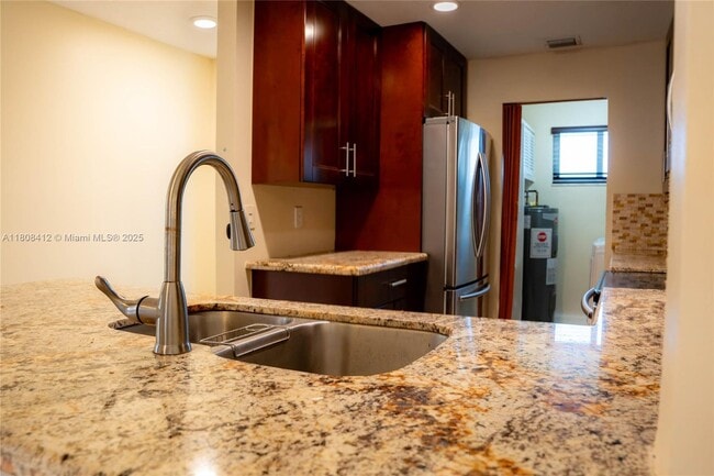 2408 N 35th Ave in Hollywood, FL - Building Photo - Building Photo