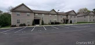 25 Henry W Dubois Dr, Unit 35 in New Paltz, NY - Building Photo