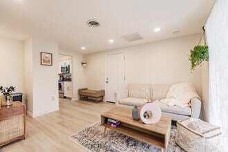 1611 Florence Ave, Unit A in Englewood, FL - Building Photo - Building Photo